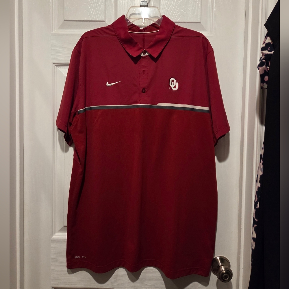 Nike Men's OU button collar shirt XL